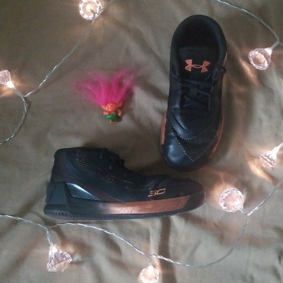 Steph Curry Shoes - Picture 2 of 7